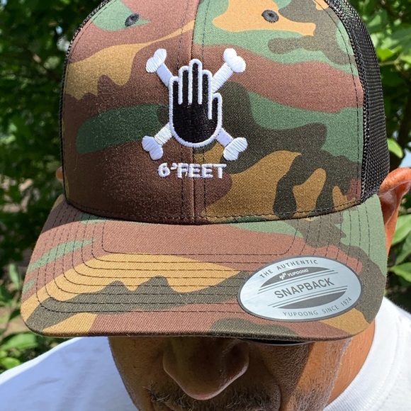 6’FEET Camo Cap With Black Hand On Black Cross Bones - Picture 3 of 11